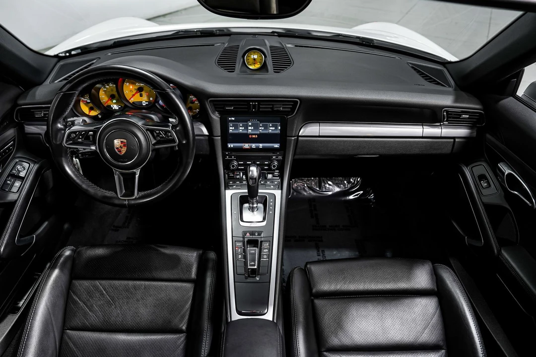 2017 Porsche 991 Targa 4 & 4S - Image 11 of 31