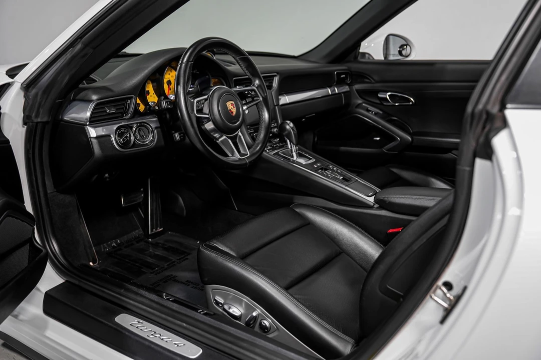 2017 Porsche 991 Targa 4 & 4S - Image 10 of 31