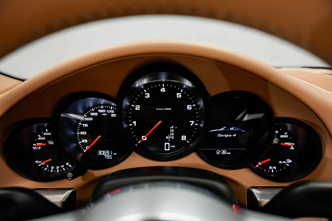 2017 Porsche 991 Targa 4 & 4S - Image 10 of 31