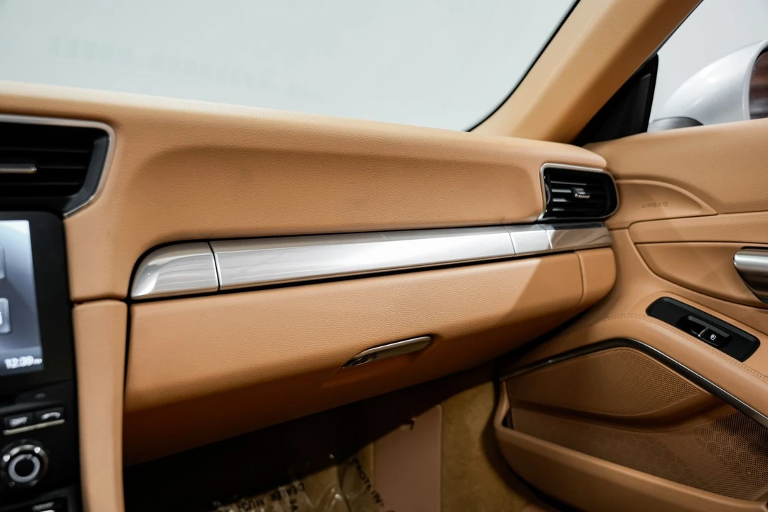 2017 Porsche 991 Targa 4 & 4S - Image 14 of 31