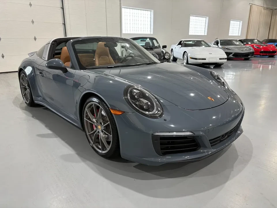 2017 Porsche 991 Targa 4 & 4S - Image 9 of 19