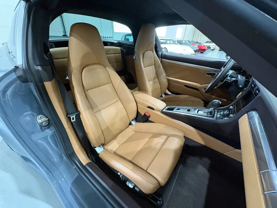 2017 Porsche 991 Targa 4 & 4S - Image 17 of 19