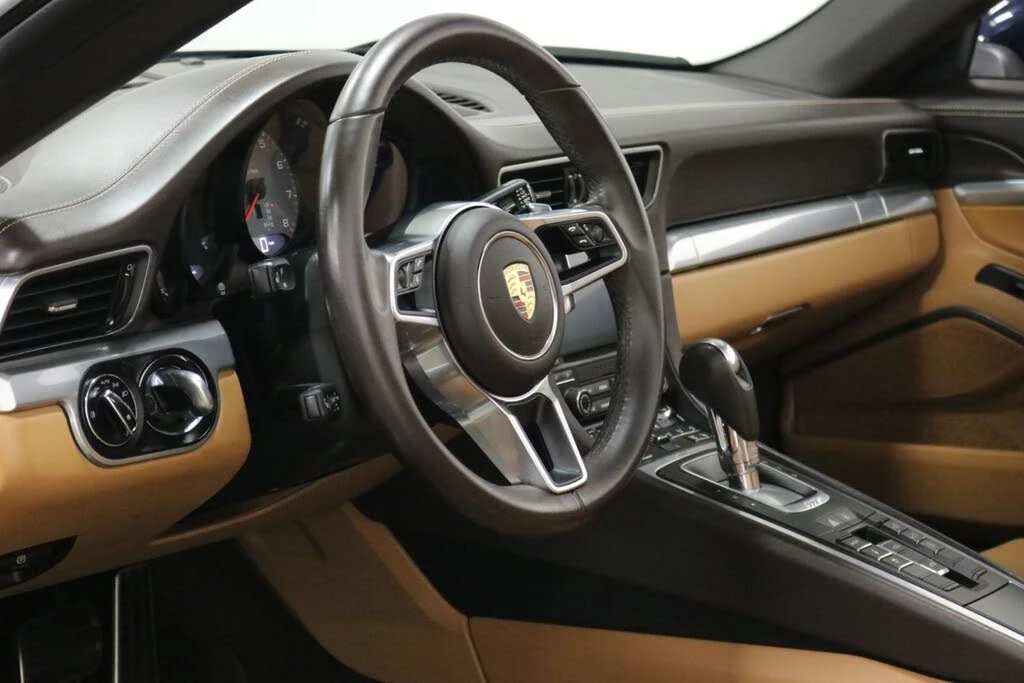 2017 Porsche 991 Targa 4 & 4S - Image 19 of 31
