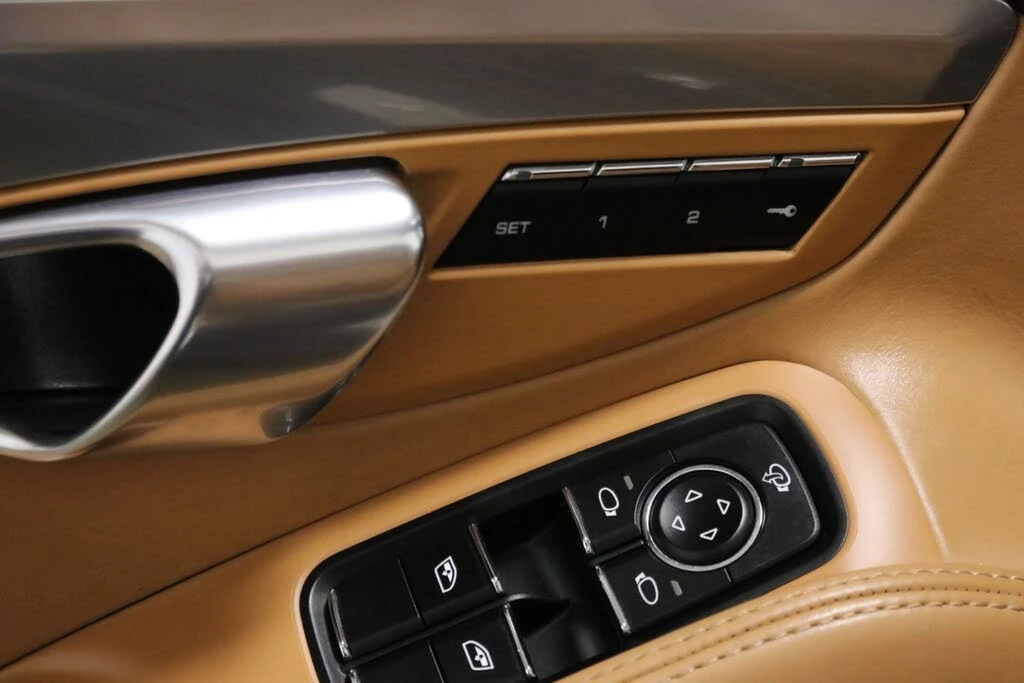 2017 Porsche 991 Targa 4 & 4S - Image 23 of 31