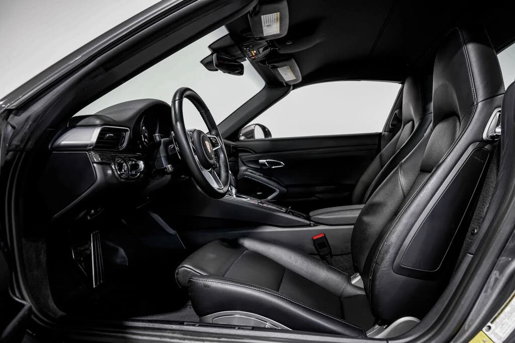 2017 Porsche 991 Targa 4 & 4S - Image 19 of 31