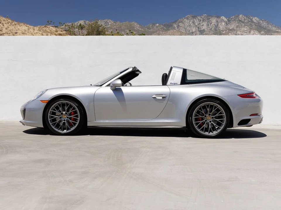 2017 Porsche 991 Targa 4 & 4S - Image 2 of 31