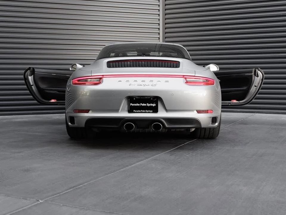 2017 Porsche 991 Targa 4 & 4S - Image 29 of 31