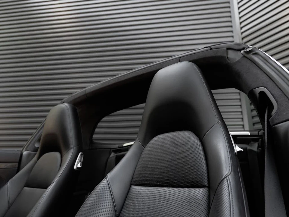 2017 Porsche 991 Targa 4 & 4S - Image 15 of 31
