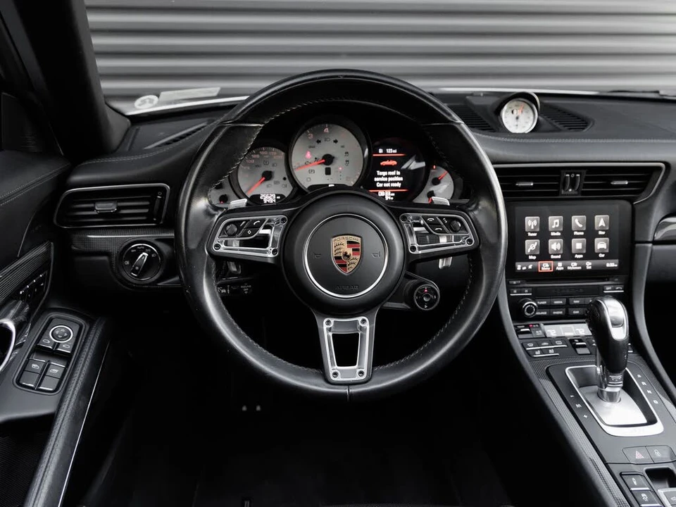 2017 Porsche 991 Targa 4 & 4S - Image 17 of 31