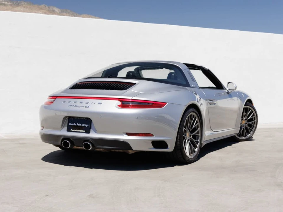 2017 Porsche 991 Targa 4 & 4S - Image 7 of 31