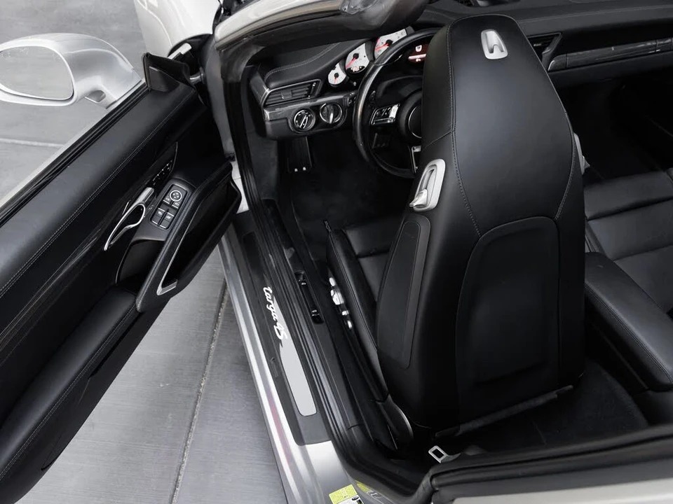 2017 Porsche 991 Targa 4 & 4S - Image 24 of 31