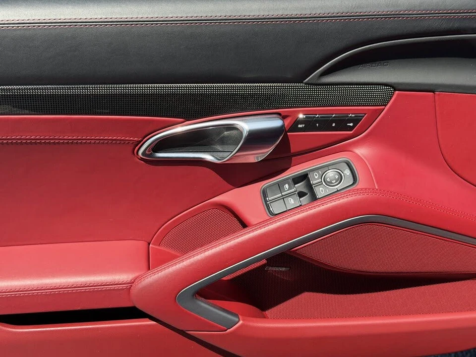2017 Porsche 991 Targa 4 & 4S - Image 19 of 31