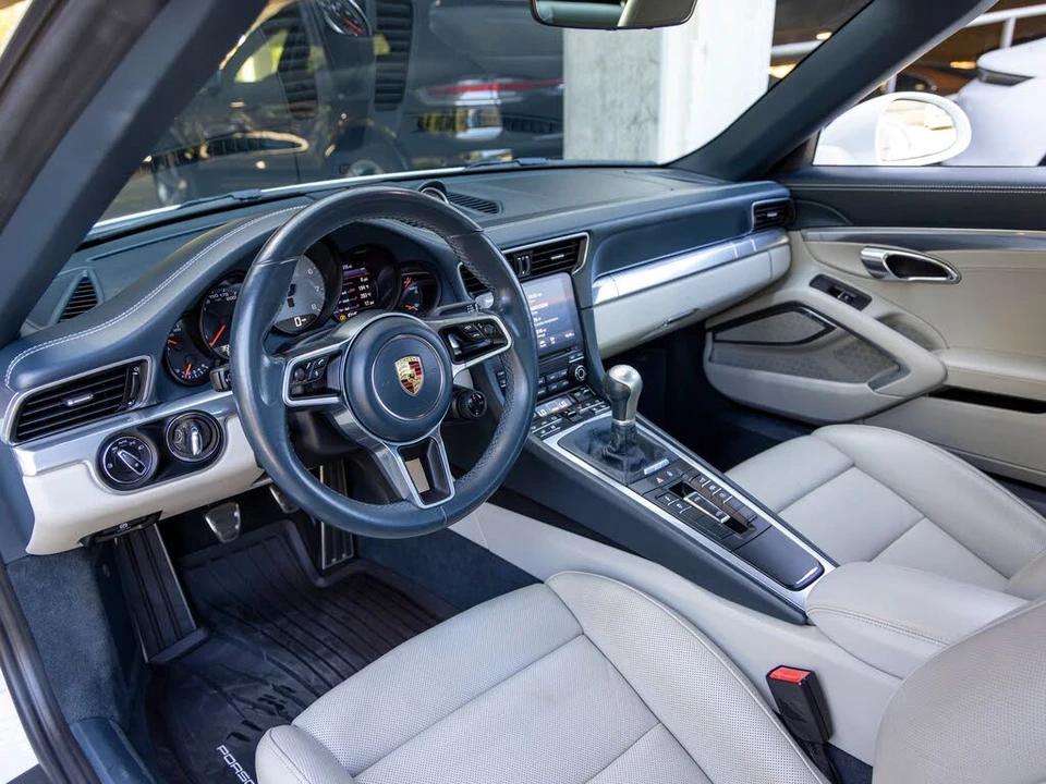 2017 Porsche 991 Targa 4 & 4S - Image 4 of 31