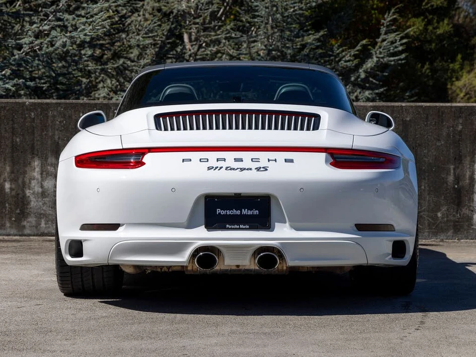 2017 Porsche 991 Targa 4 & 4S - Image 10 of 31
