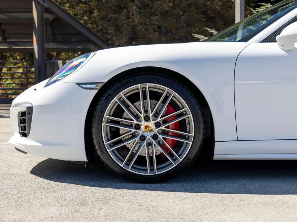 2017 Porsche 991 Targa 4 & 4S - Image 13 of 31