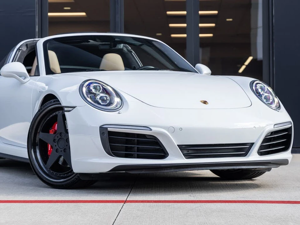 2017 Porsche 991 Targa 4 & 4S - Image 9 of 31