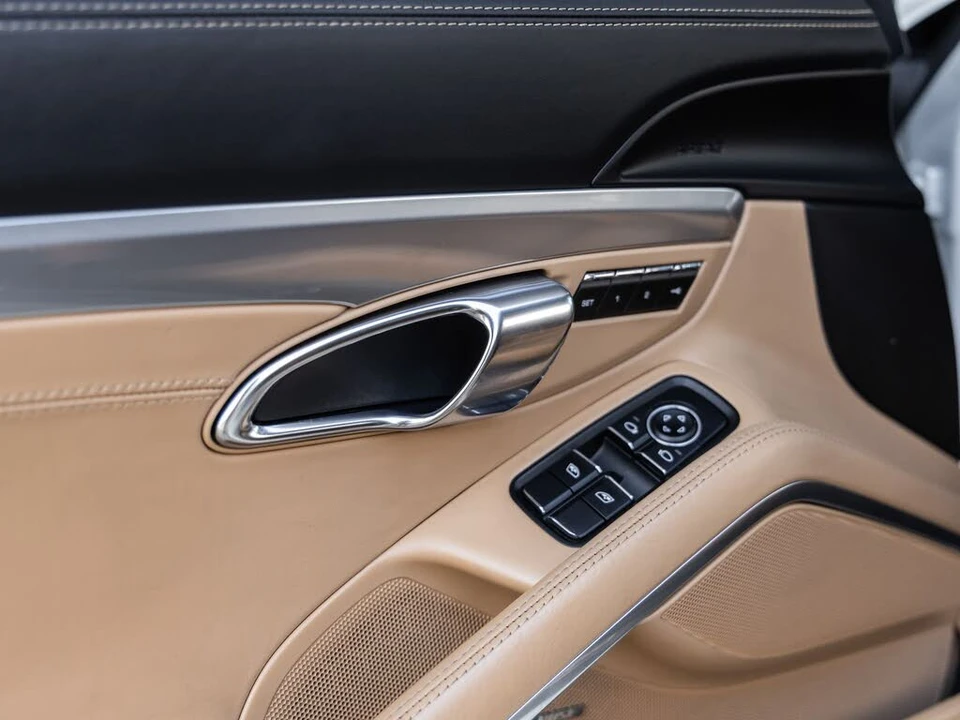 2017 Porsche 991 Targa 4 & 4S - Image 27 of 31