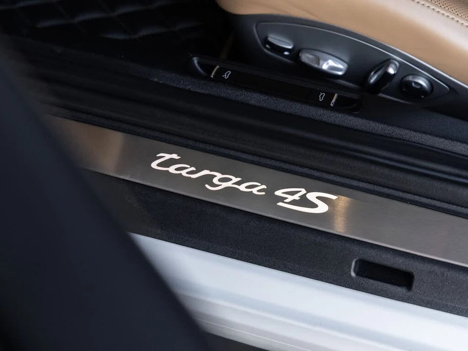 2017 Porsche 991 Targa 4 & 4S - Image 28 of 31