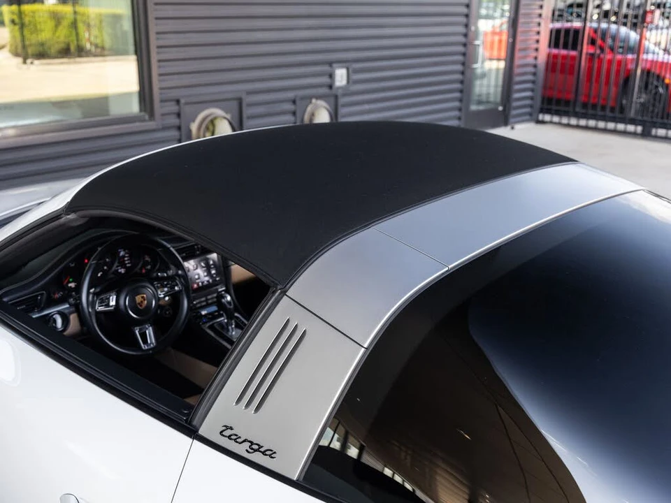 2017 Porsche 991 Targa 4 & 4S - Image 24 of 31