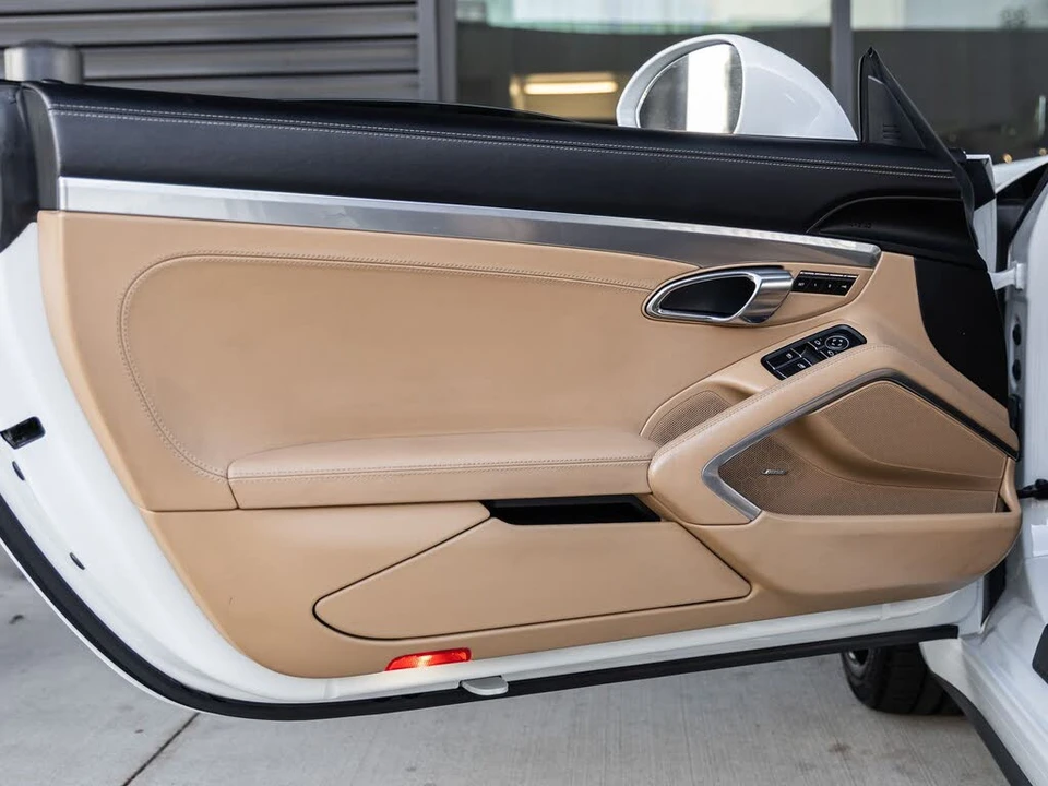 2017 Porsche 991 Targa 4 & 4S - Image 26 of 31