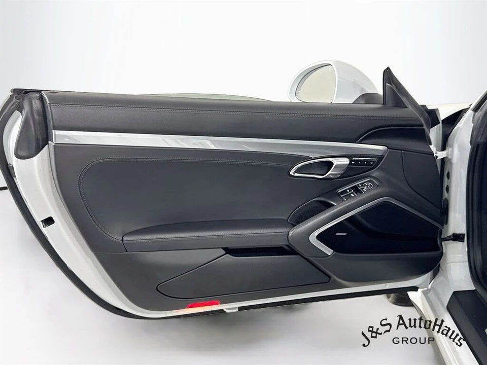 2017 Porsche 991 Targa 4 & 4S - Image 23 of 31
