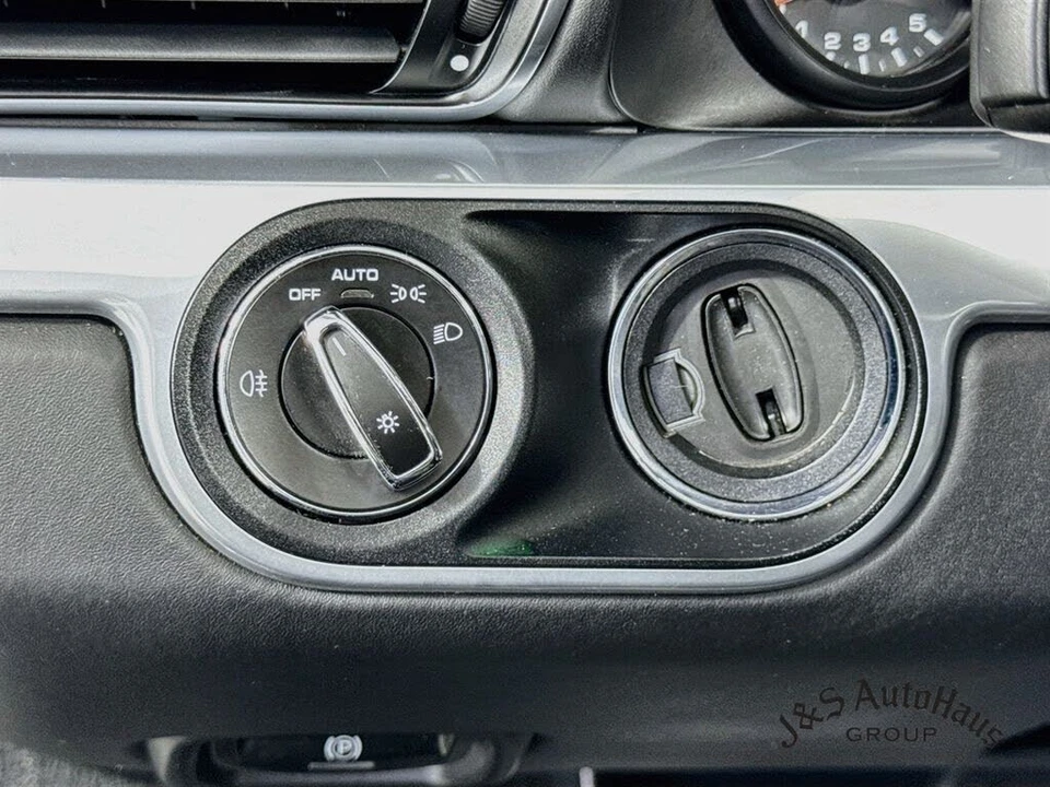 2017 Porsche 991 Targa 4 & 4S - Image 10 of 31