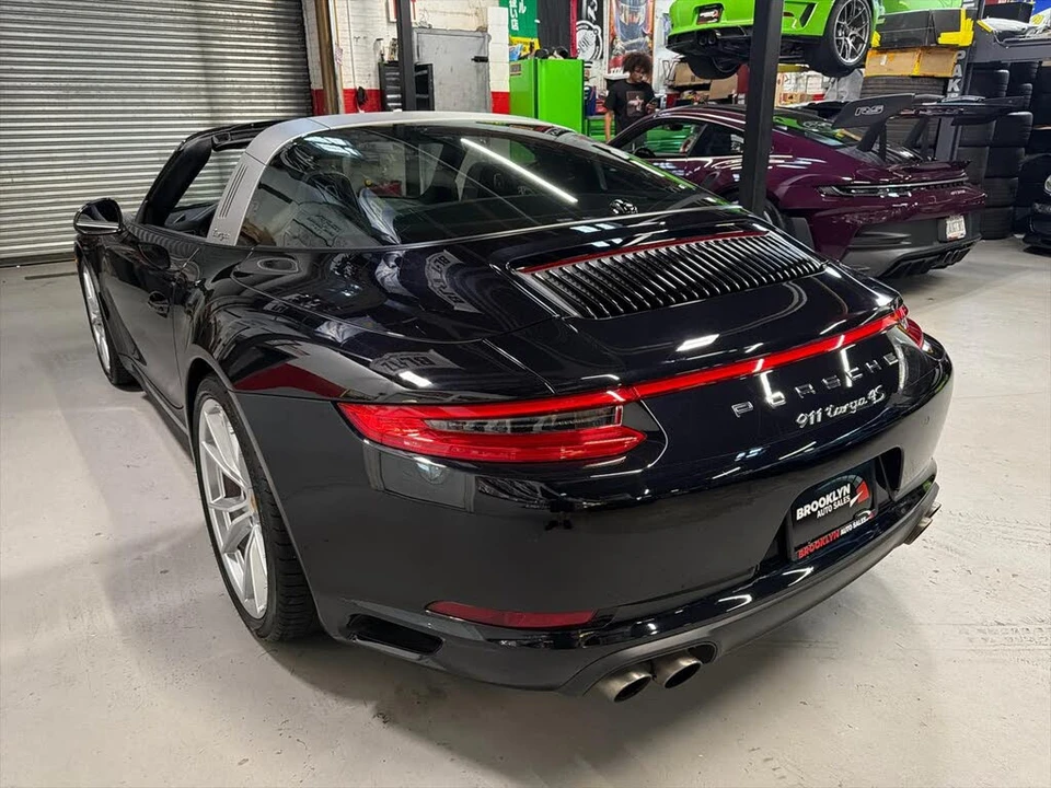 2017 Porsche 991 Targa 4 & 4S - Image 8 of 27