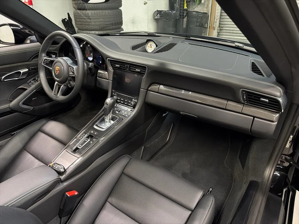 2017 Porsche 991 Targa 4 & 4S - Image 19 of 27