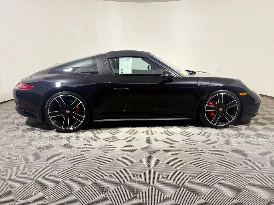 2017 Porsche 991 Targa 4 & 4S - Image 7 of 26