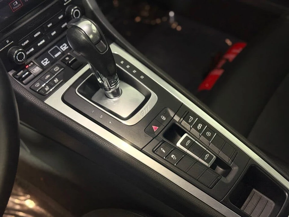 2017 Porsche 991 Targa 4 & 4S - Image 15 of 26
