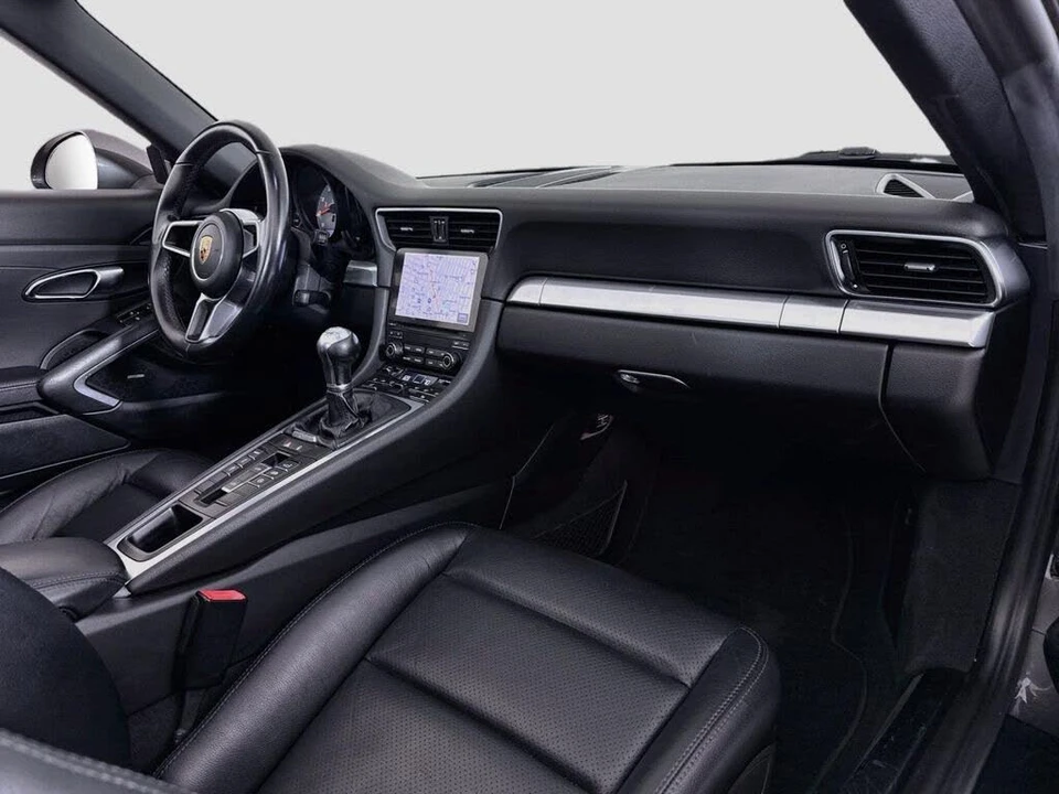 2017 Porsche 991 Targa 4 & 4S - Image 17 of 31
