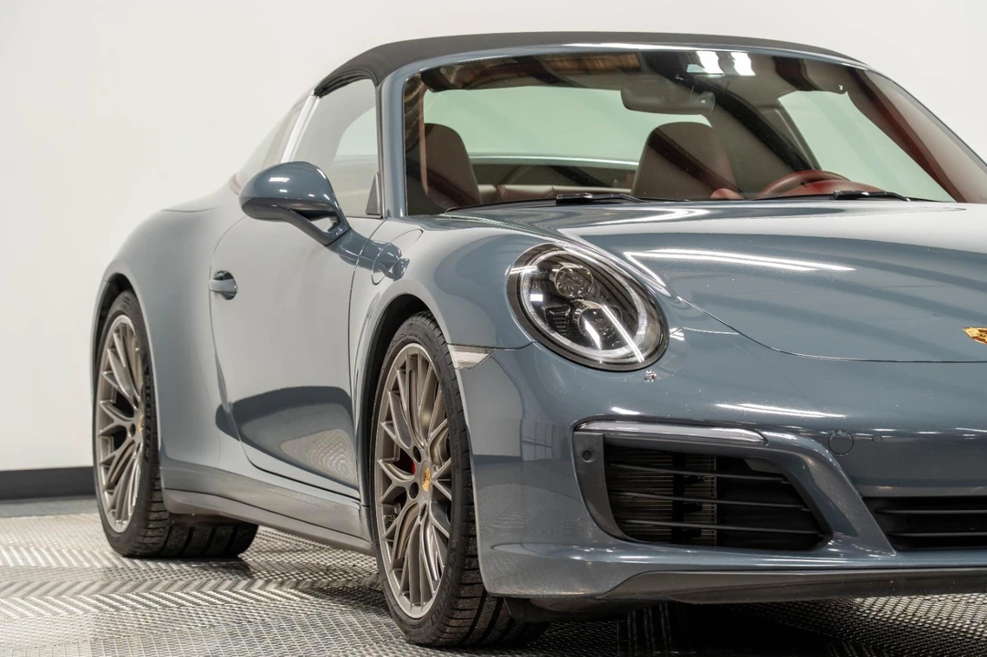 2017 Porsche 991 Targa 4 & 4S - Image 2 of 31