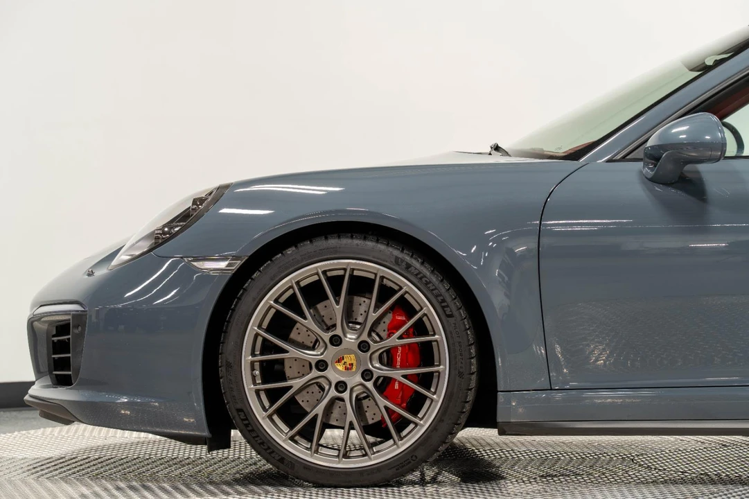 2017 Porsche 991 Targa 4 & 4S - Image 10 of 31