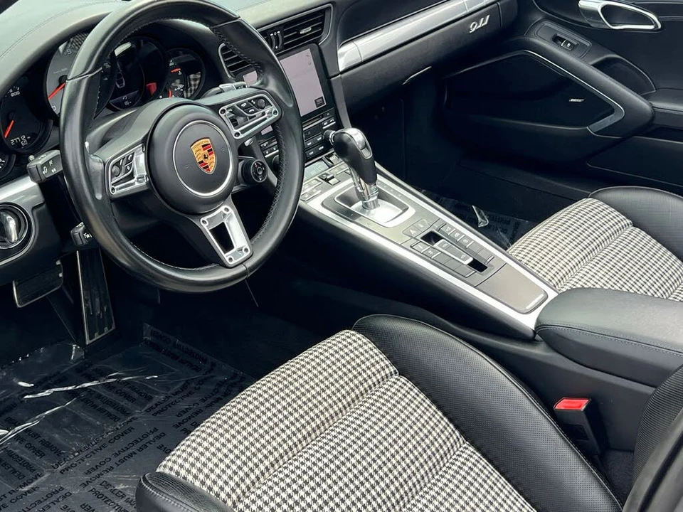 2017 Porsche 991 Targa 4 & 4S - Image 2 of 31