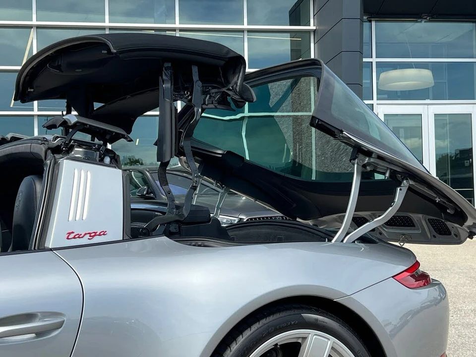 2017 Porsche 991 Targa 4 & 4S - Image 16 of 31