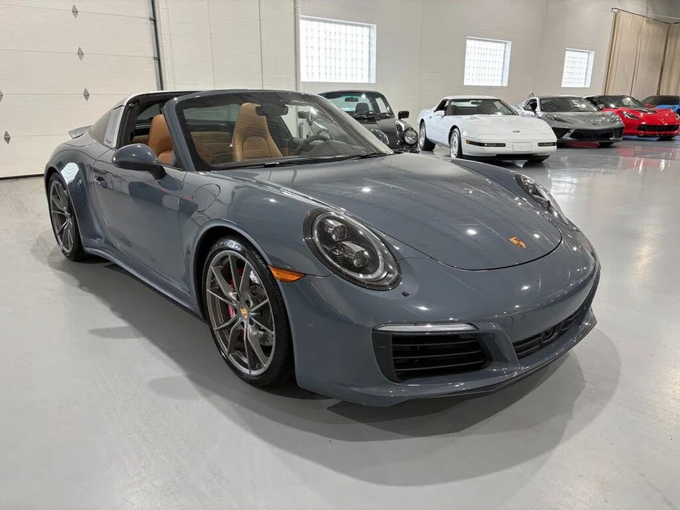 2017 Porsche 991 Targa 4 & 4S - Image 9 of 31