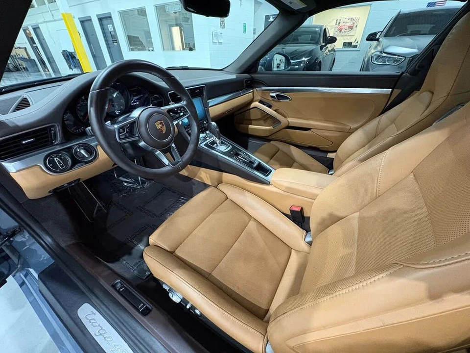 2017 Porsche 991 Targa 4 & 4S - Image 17 of 31