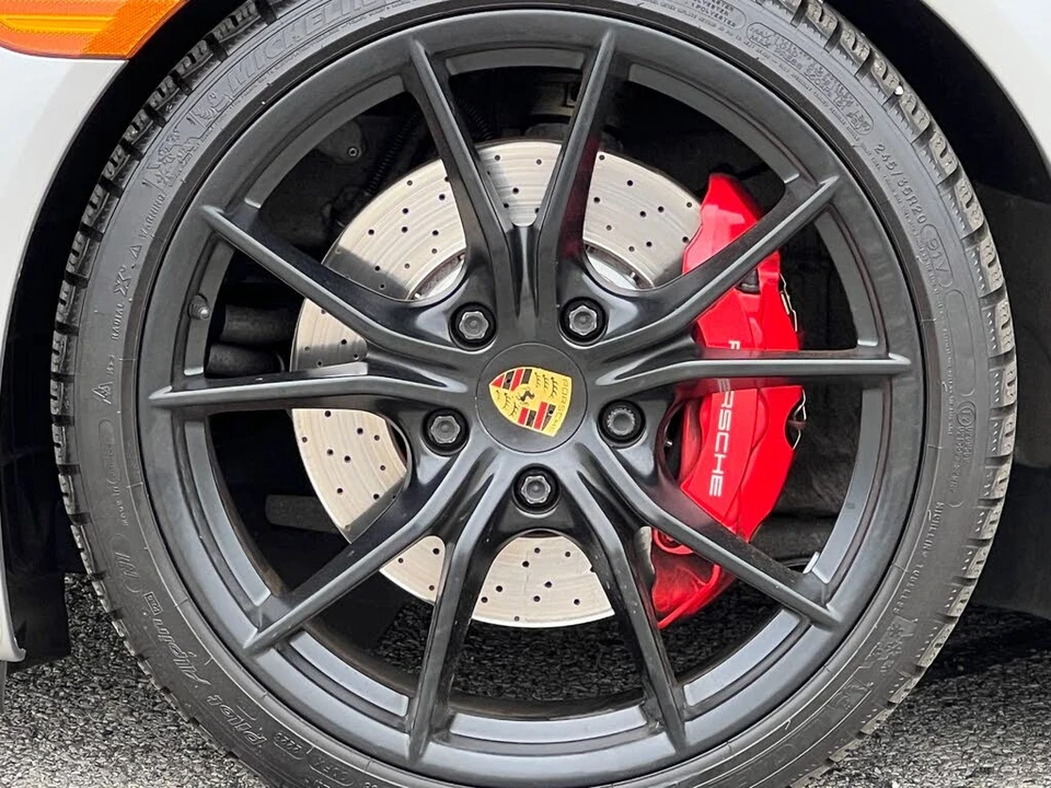 2017 Porsche 991 Targa 4 & 4S - Image 17 of 31