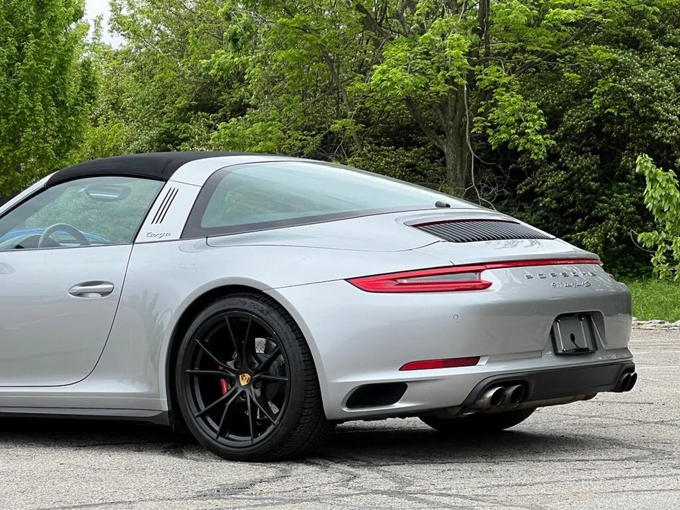 2017 Porsche 991 Targa 4 & 4S - Image 9 of 31