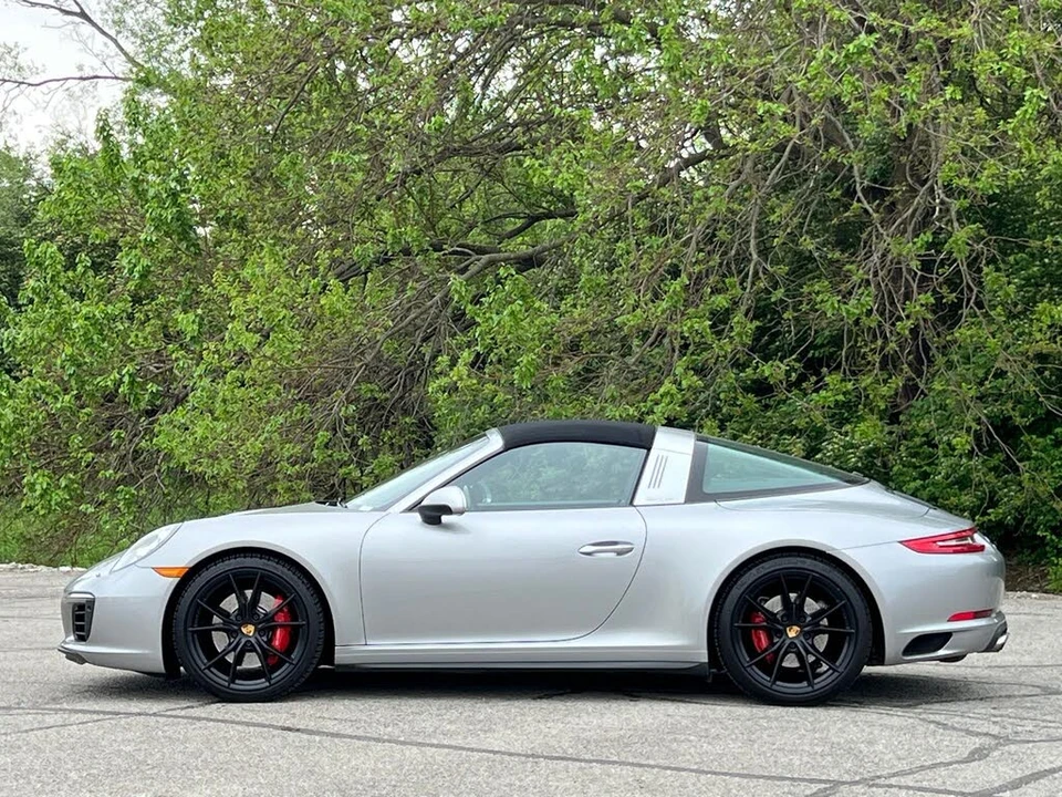 2017 Porsche 991 Targa 4 & 4S - Image 12 of 31
