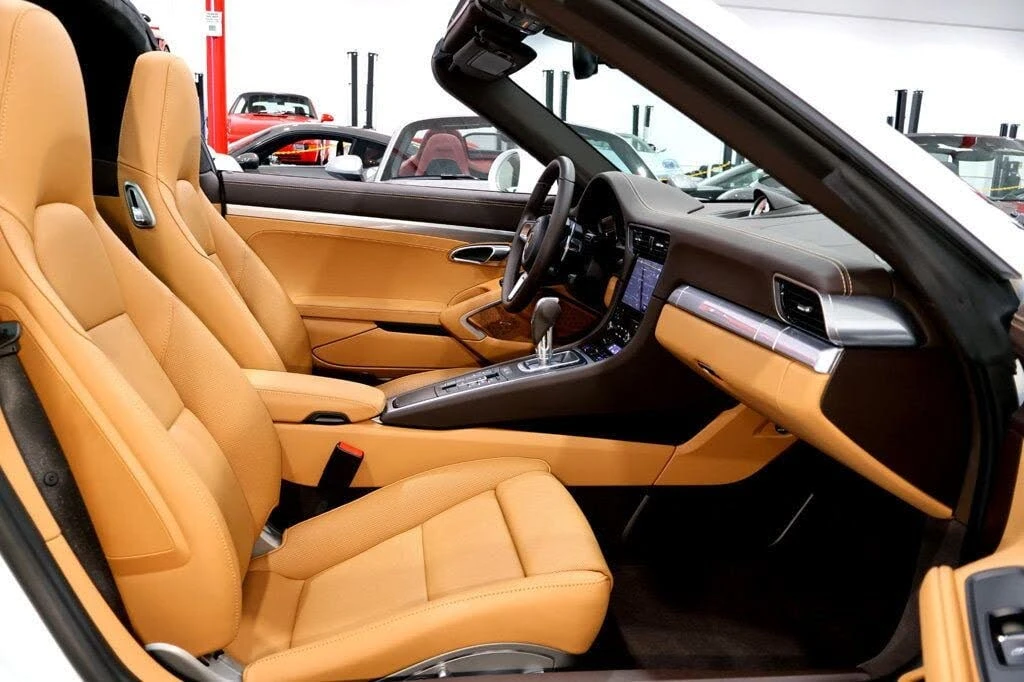 2017 Porsche 991 Targa 4 & 4S - Image 19 of 31