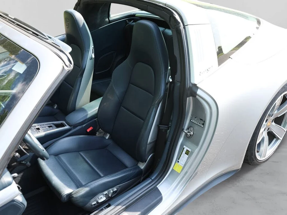 2017 Porsche 991 Targa 4 & 4S - Image 25 of 31