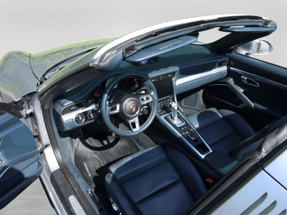2017 Porsche 991 Targa 4 & 4S - Image 26 of 31