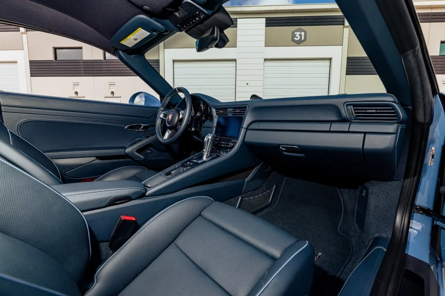 2017 Porsche 991 Targa 4 & 4S - Image 27 of 31