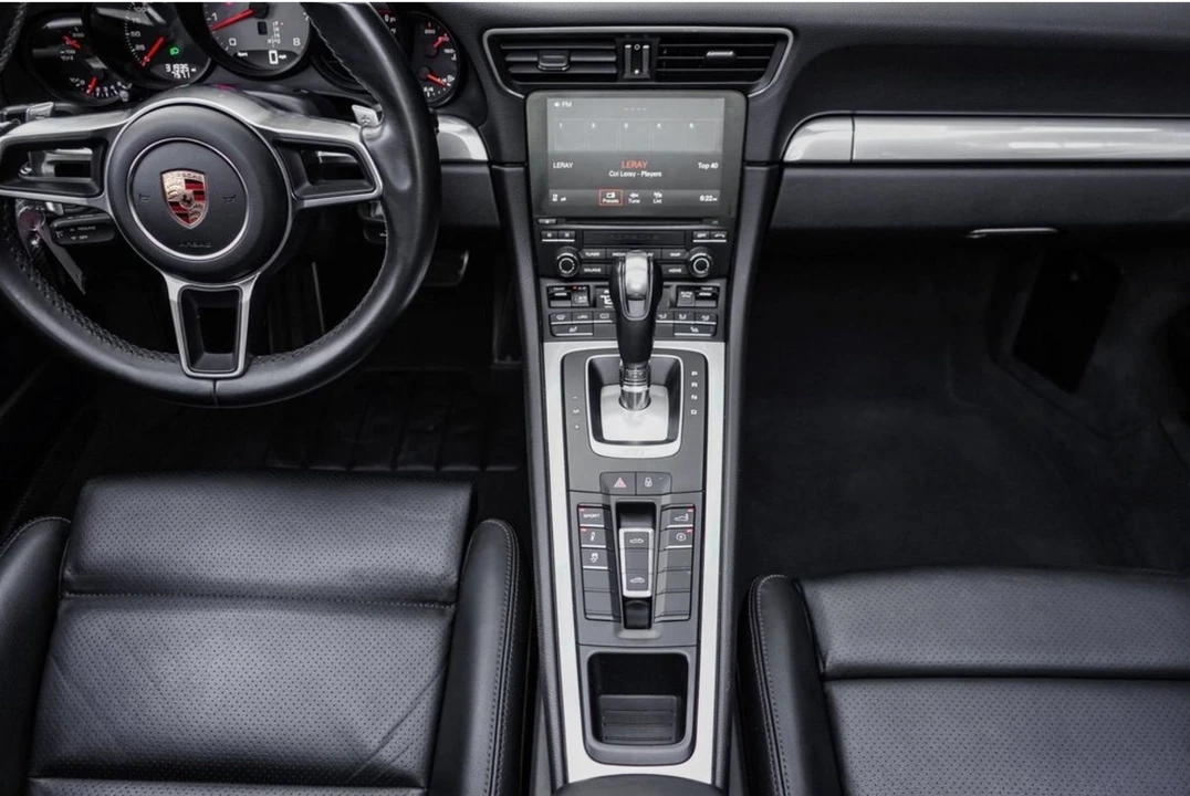 2017 Porsche 991 Targa 4 & 4S - Image 9 of 12