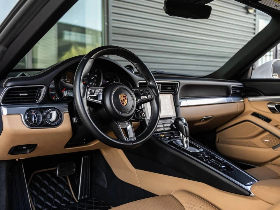 2017 Porsche 991 Targa 4 & 4S - Image 4 of 5