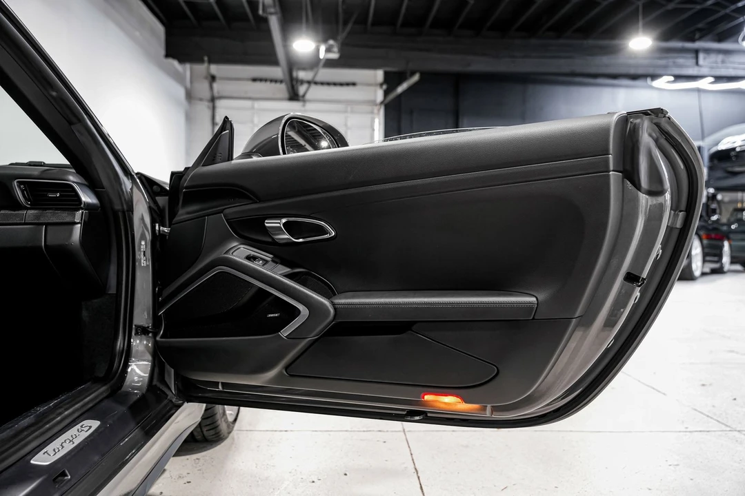2017 Porsche 991 Targa 4 & 4S - Image 25 of 31
