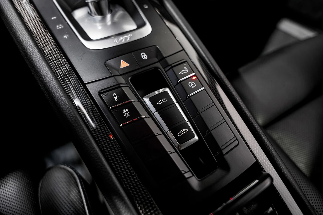 2017 Porsche 991 Targa 4 & 4S - Image 15 of 21