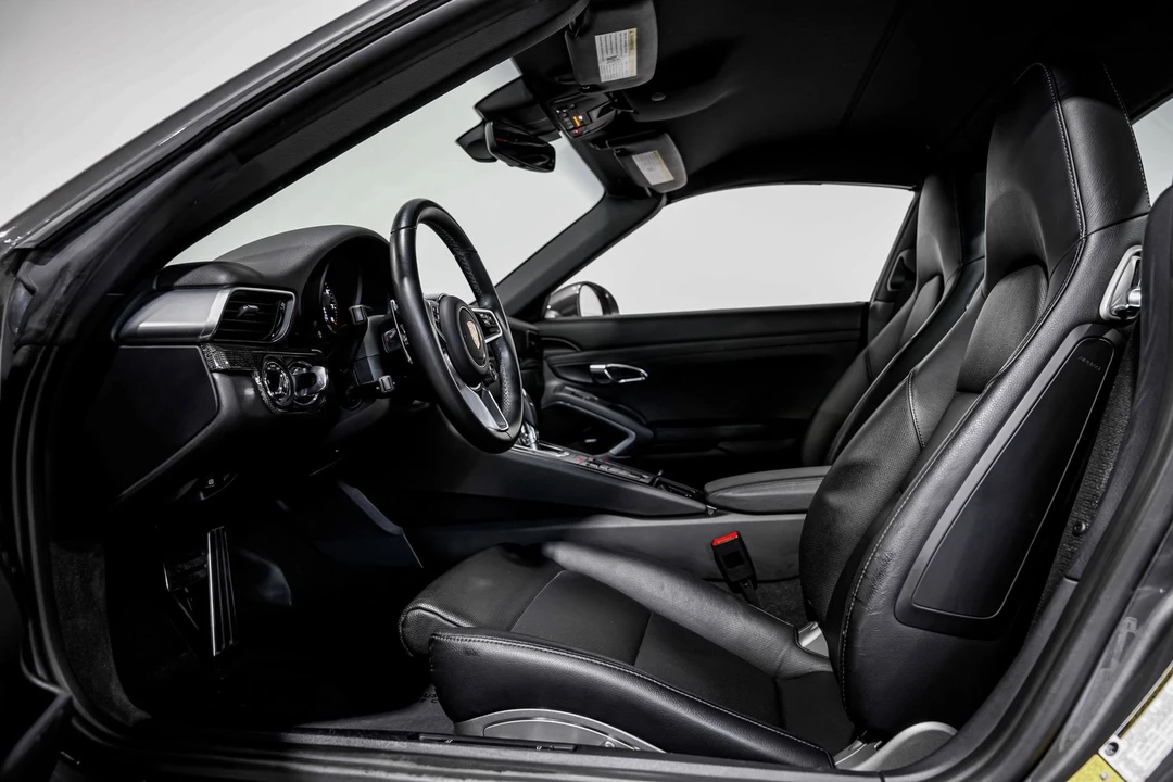 2017 Porsche 991 Targa 4 & 4S - Image 19 of 31
