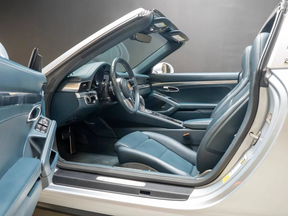 2017 Porsche 991 Targa 4 & 4S - Image 4 of 5